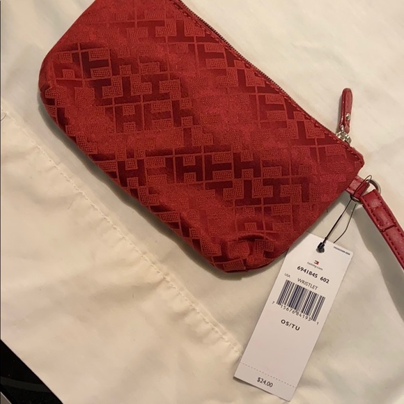 NWT Tommy Hilfiger wristlet - Picture 2 of 3